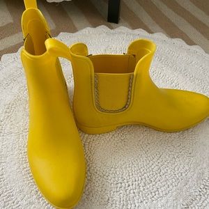 Yellow Ankle Rain Boots Size 9